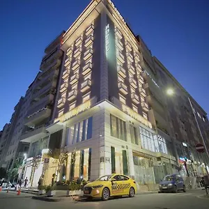 فندق Light Yzberishti